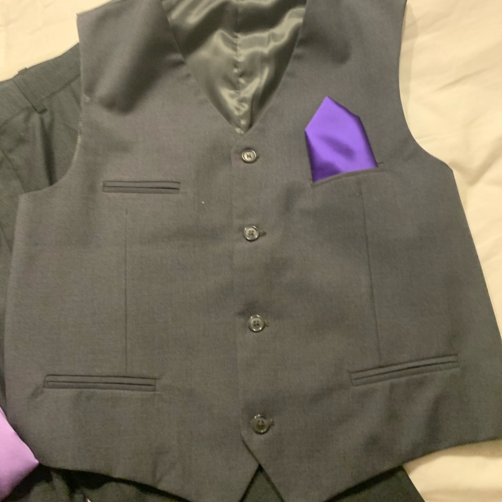 Bundle seetsleeves shirt, dress pants and vest